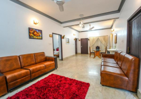 Pop Tavern Deluxe Villa Kovalom by VOYE HOMES